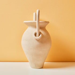 SAND VASE II - Amanda Hummes