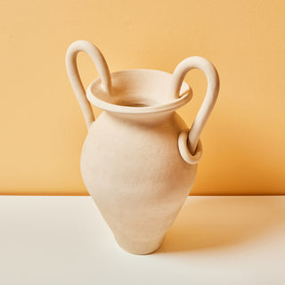 SAND VASE II - Amanda Hummes